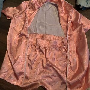 Silk pajama set size 12 kids for 10$ barely worn